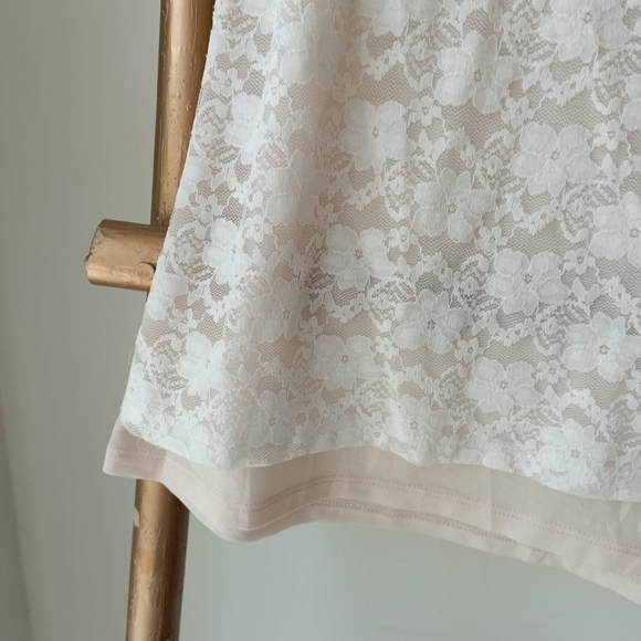 ♥️ H&M Lace Nude Top - Picture 8 of 11